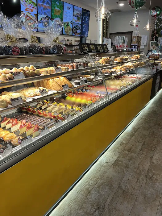 Bonjour French Bakery & Cafe - Kendall Picture 6