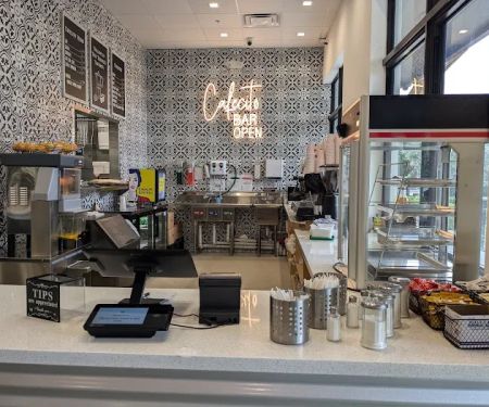Party Cake Bakery & Cafe