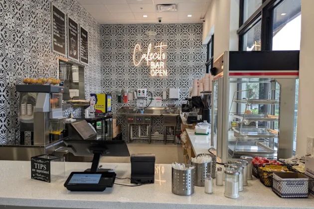 Party Cake Bakery & Cafe
