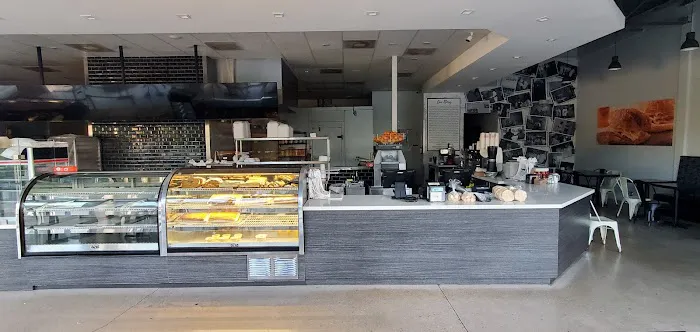 Party Cake Bakery Picture 2