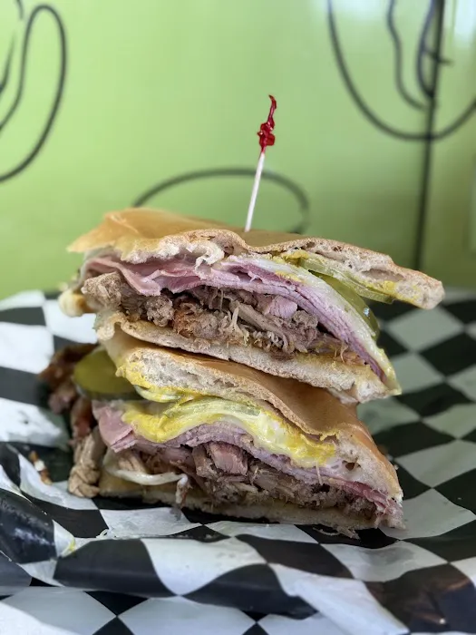 Genesis Bakery Food Truck Picture 4