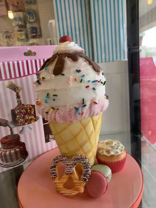 Brenda's Cakes Picture 10