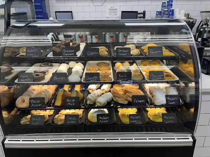 Taino's Bakery & Deli (Kissimmee 192) Picture 4