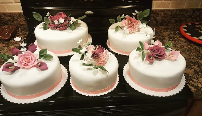 Sweetly Iris Cakes Picture 7