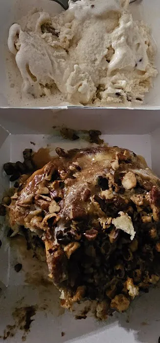 Cinnabon Picture 5