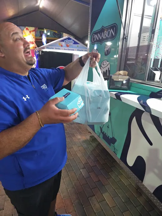 Cinnabon Picture 8