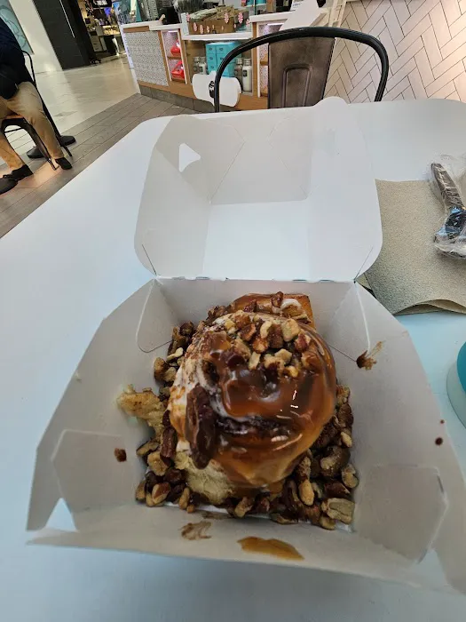 Cinnabon Picture 4