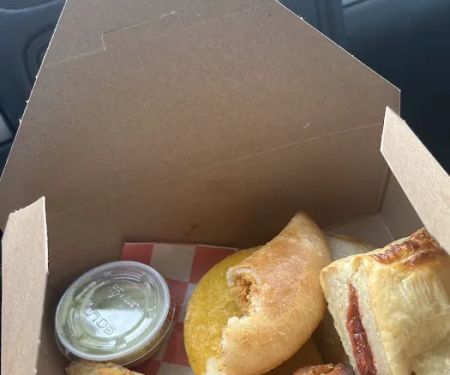LA ESQUINA DE LA EMPANADA & BAKERY