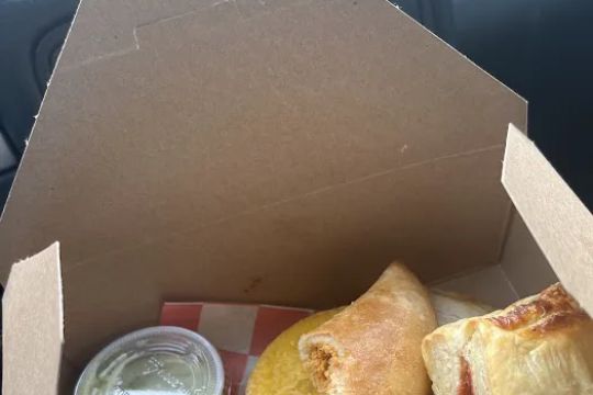 LA ESQUINA DE LA EMPANADA & BAKERY