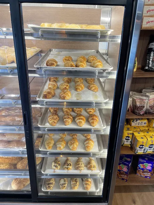 LA ESQUINA DE LA EMPANADA & BAKERY Picture 10