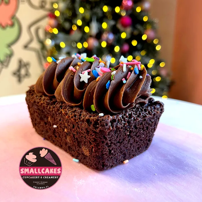 Smallcakes Cupcakery and Creamery Picture 4