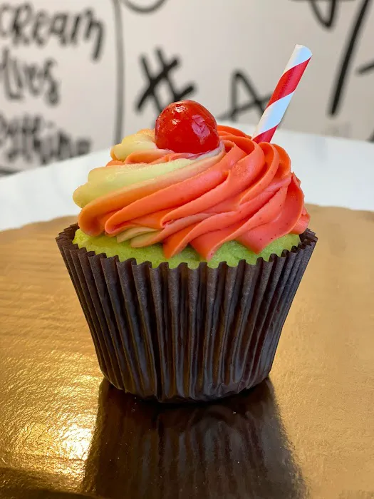 Smallcakes Cupcakery and Creamery Picture 1