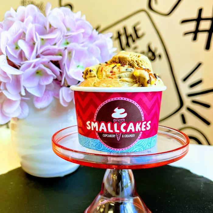 Smallcakes Cupcakery and Creamery Picture 10