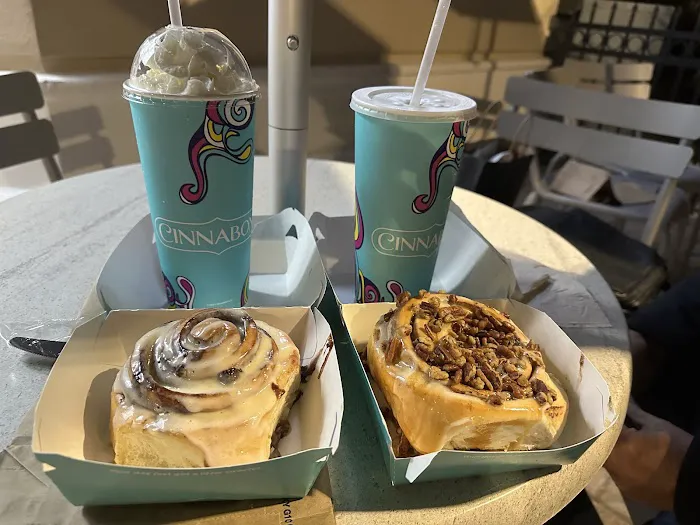 Cinnabon Picture 9