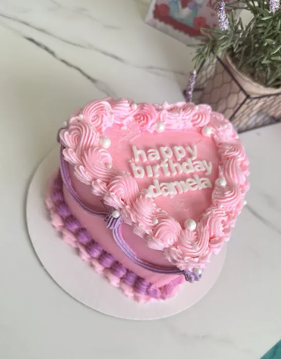 Mianas Cakes Picture 5
