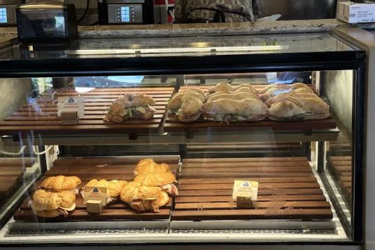 Croissant Moon Bakery