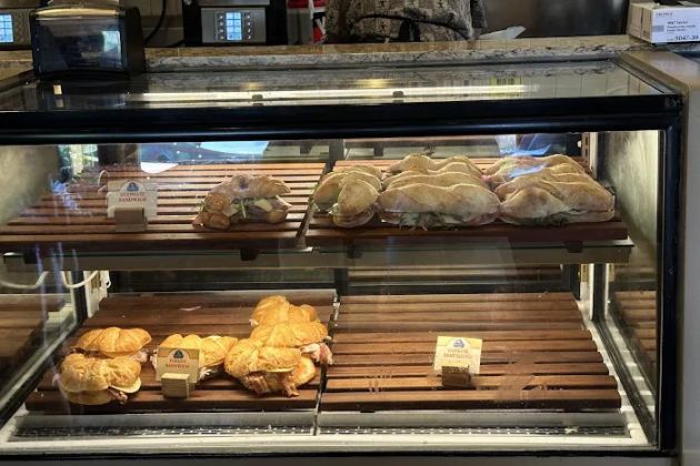 Croissant Moon Bakery