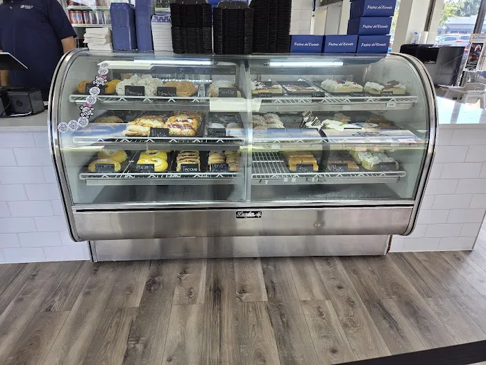 Tainos Bakery & Deli (SODO) Picture 10