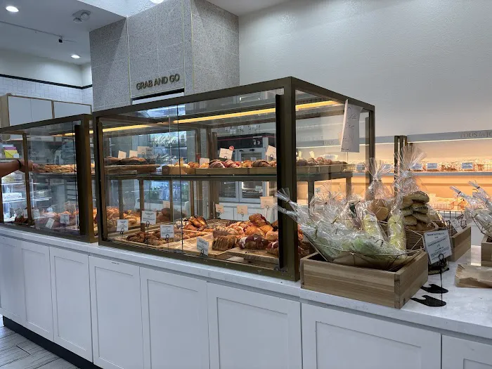 Tous les Jours Cafe Picture 3