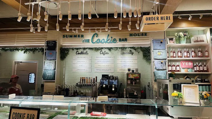 The Cookie Bar at Summer House on the Lake Picture 4