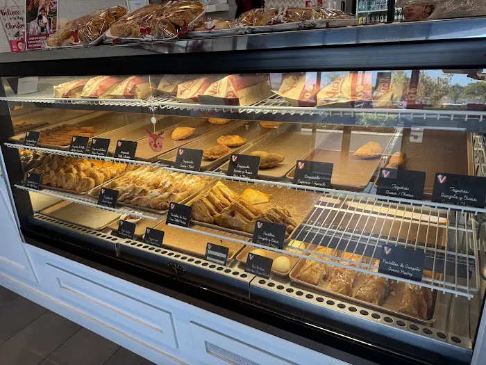 Vicky Bakery Orlando Picture 3