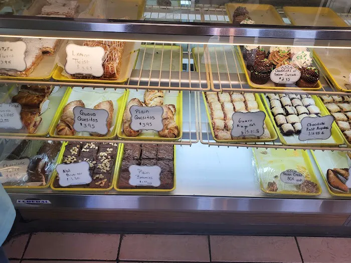 Charlie's Bakery & Creamery Picture 1