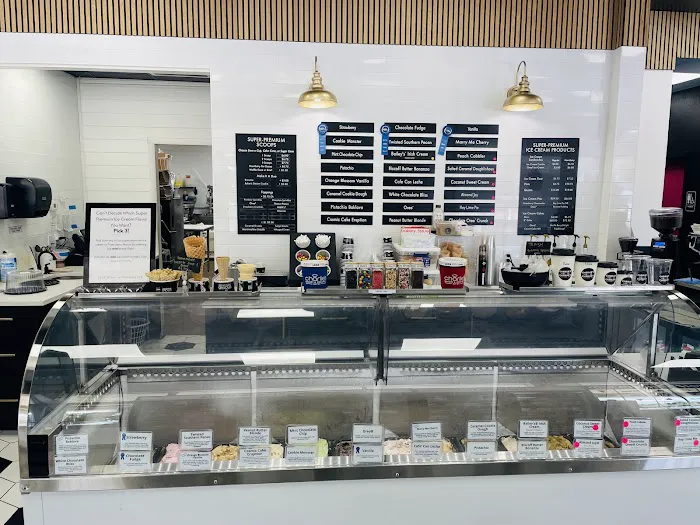 Charlie's Bakery & Creamery Picture 10
