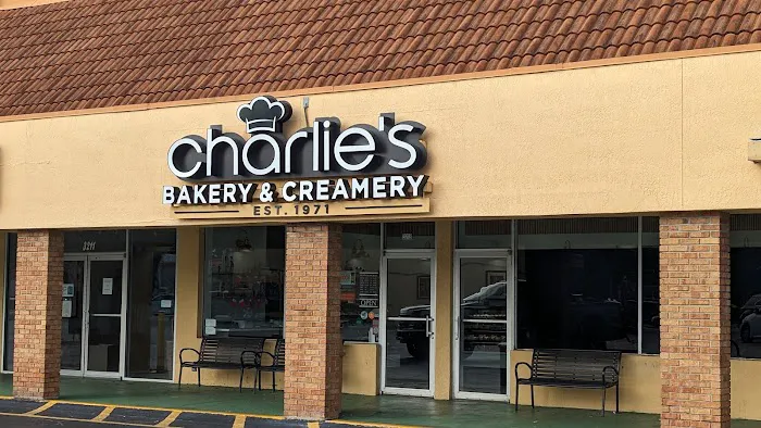 Charlie's Bakery & Creamery Picture 4