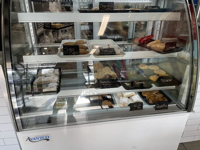Taino's Bakery & Deli (Lake Nona) Picture 4