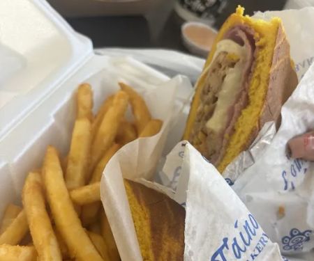Taino's Bakery & Deli (Lake Nona)