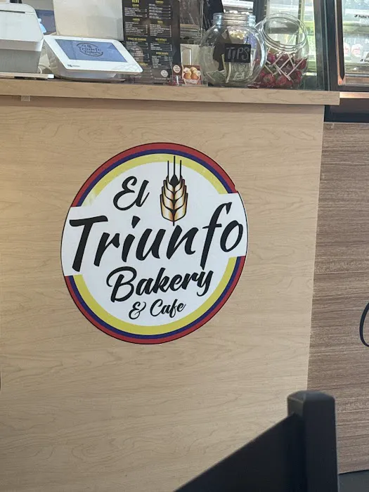 El Triunfo Bakery and Cafe Picture 1