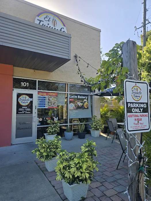 El Triunfo Bakery and Cafe Picture 9