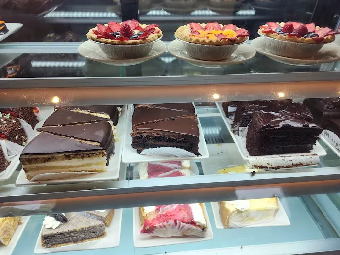 Four Palates Gelato & Bakery Picture 1