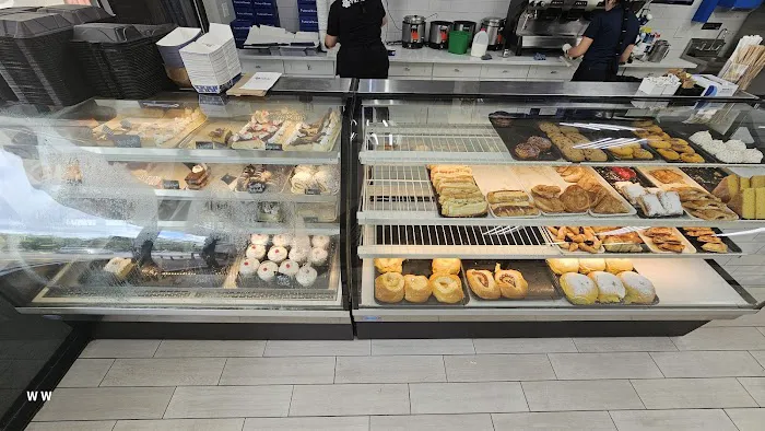 Tainos Bakery & Deli (Lake Underhill) Picture 8