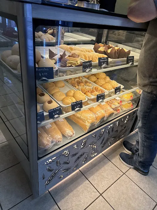 Pia's Bakery & More Picture 3