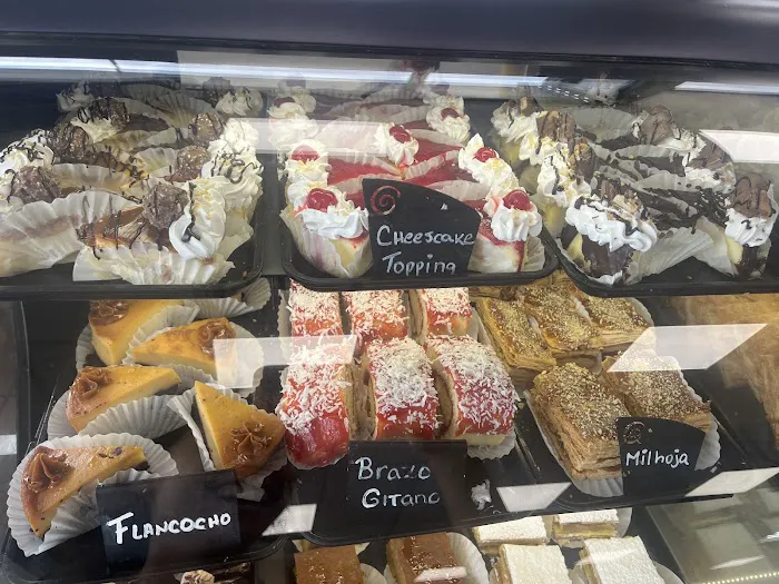 Tainos Bakery & Deli (east colonial) Picture 2