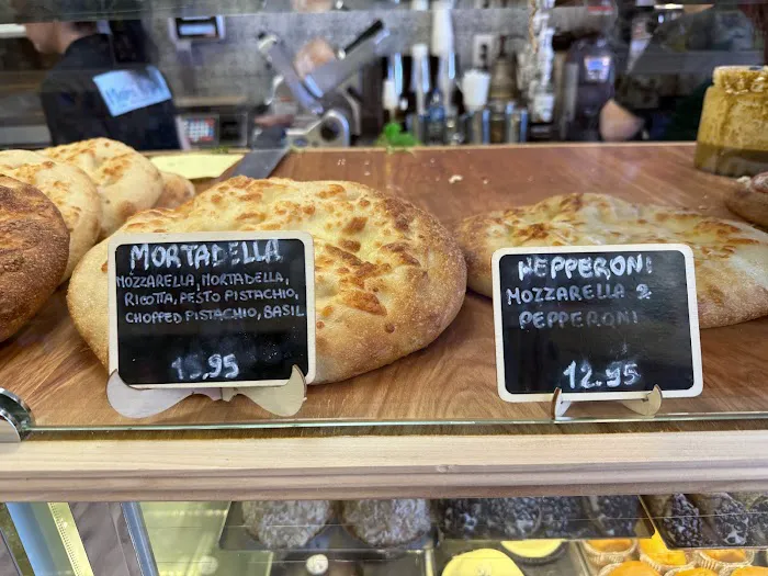 M'ama Napoli Italian Bakery & Deli Picture 7