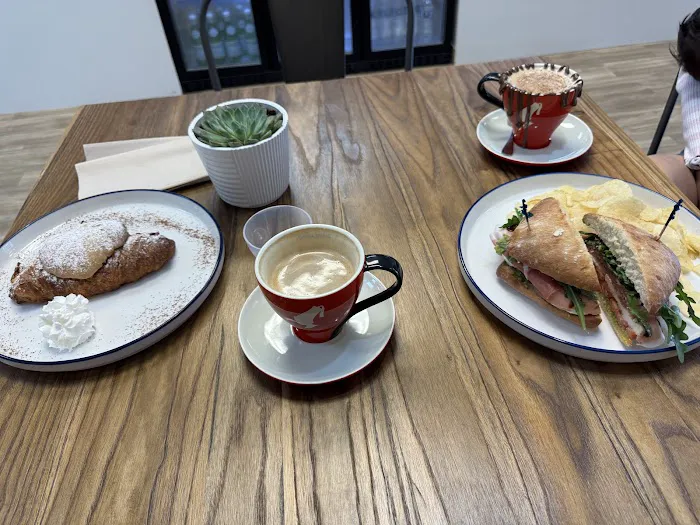 Dilatte Pastries & Coffee Shop Picture 10