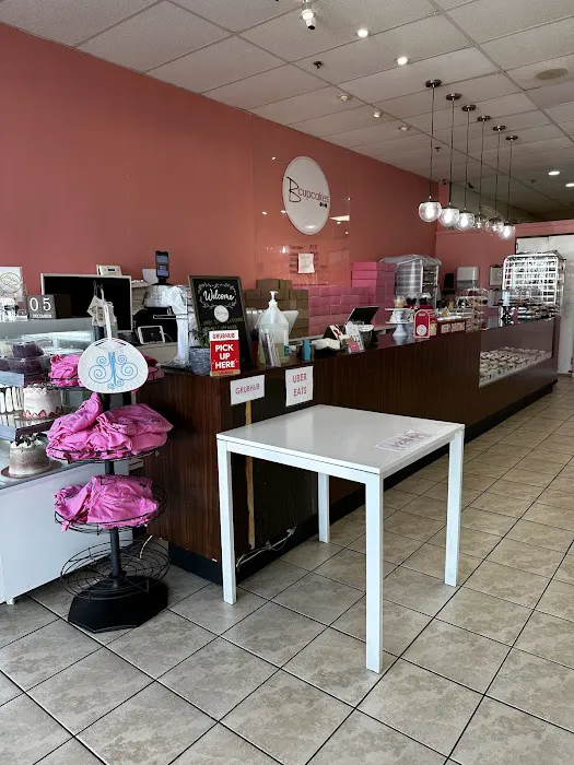 B Cupcakes Picture 5