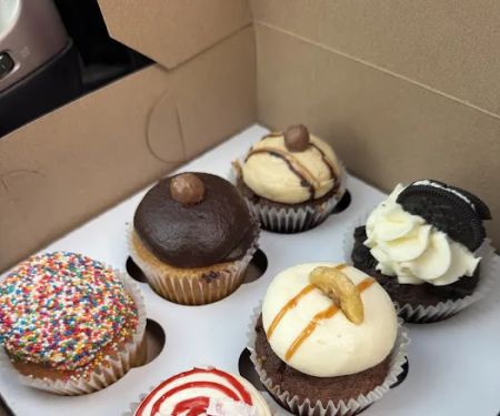 B Cupcakes
