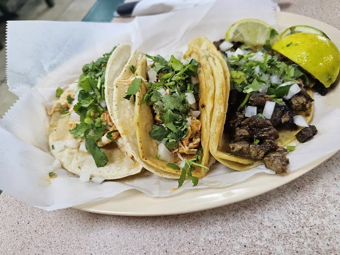 Panaderia La Mexicana Picture 7