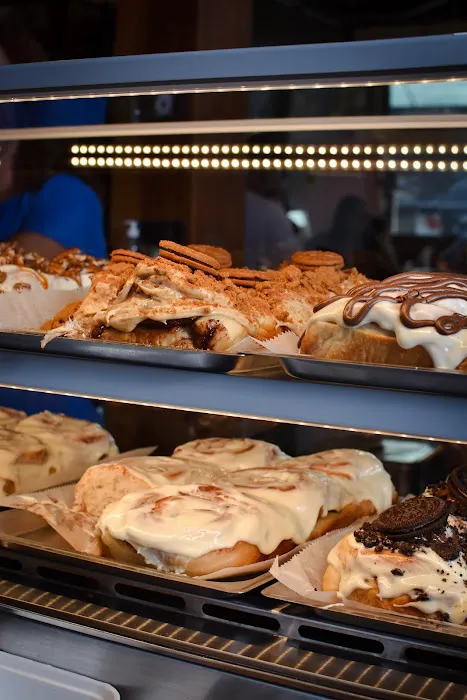 Divilma Cinnamon Rolls Picture 6