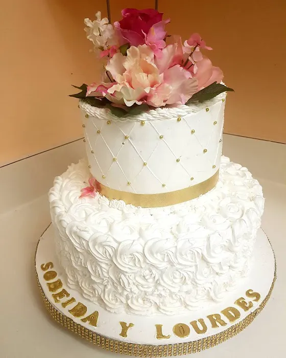 Sara Cakes Picture 5