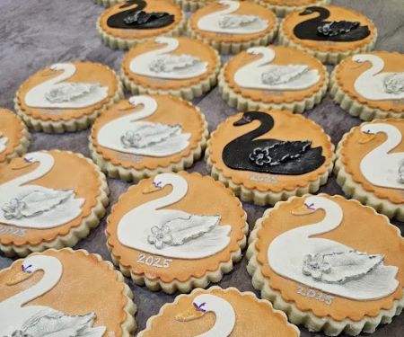 Grazing Swan Bakes