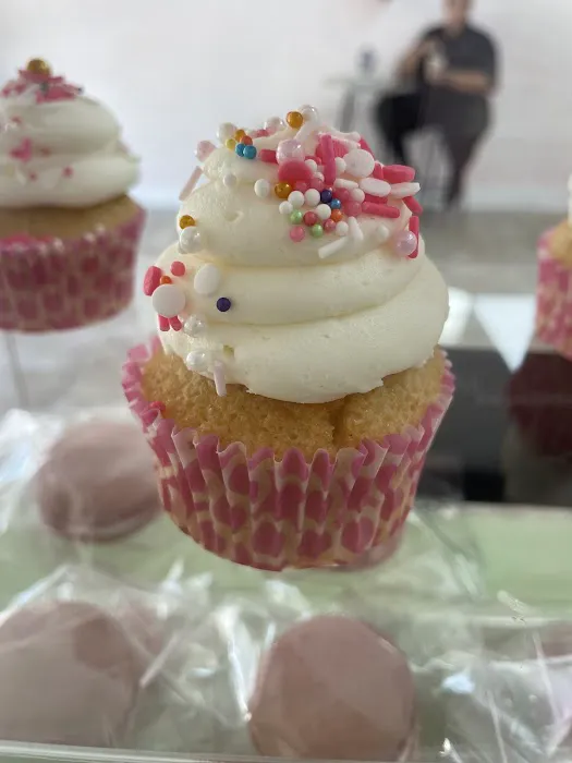 Emy's Cake Zone Picture 2