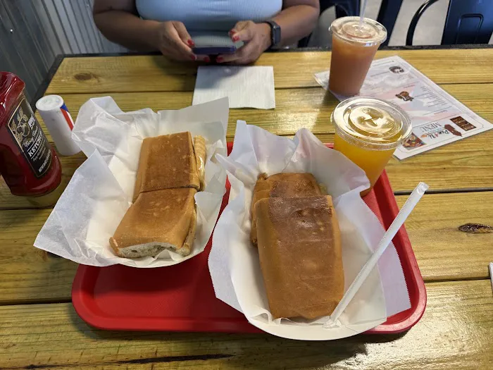 Pan 4U Latino Bakery & Restaurant Picture 1