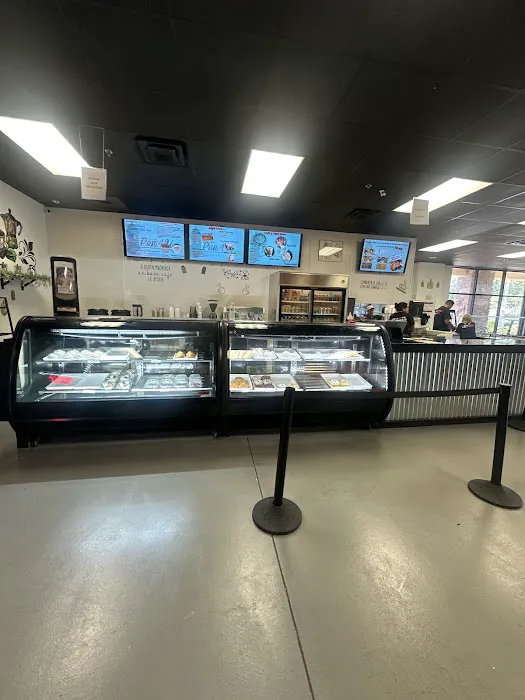 Pan 4U Latino Bakery & Restaurant Picture 3