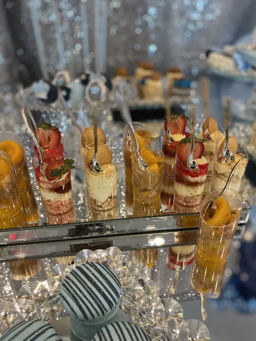 Pretty Little Berries & Sweets Picture 4