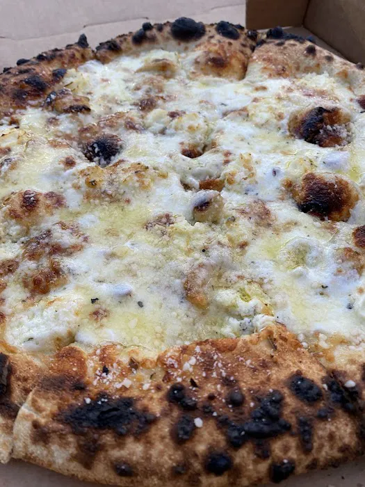 Sliceadelic pizza food truck Picture 8
