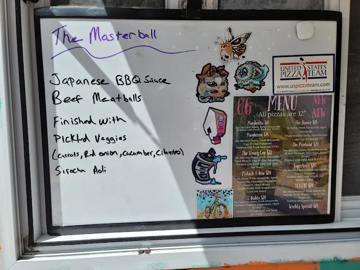 Sliceadelic pizza food truck Picture 5